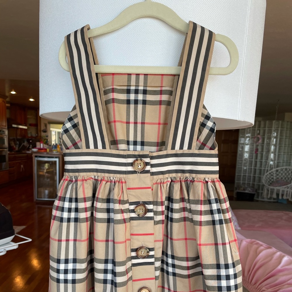 💯 BURBERRY Dress 👗 Size 6Y